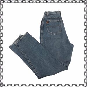 Vintage Gloria Vanderbilt high waisted blue jeans.